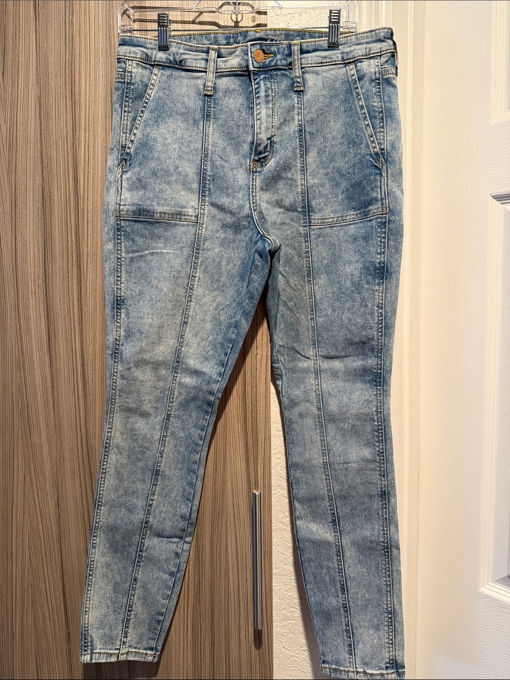 Universal Thread Light Blue Washed Skinny Jeans
